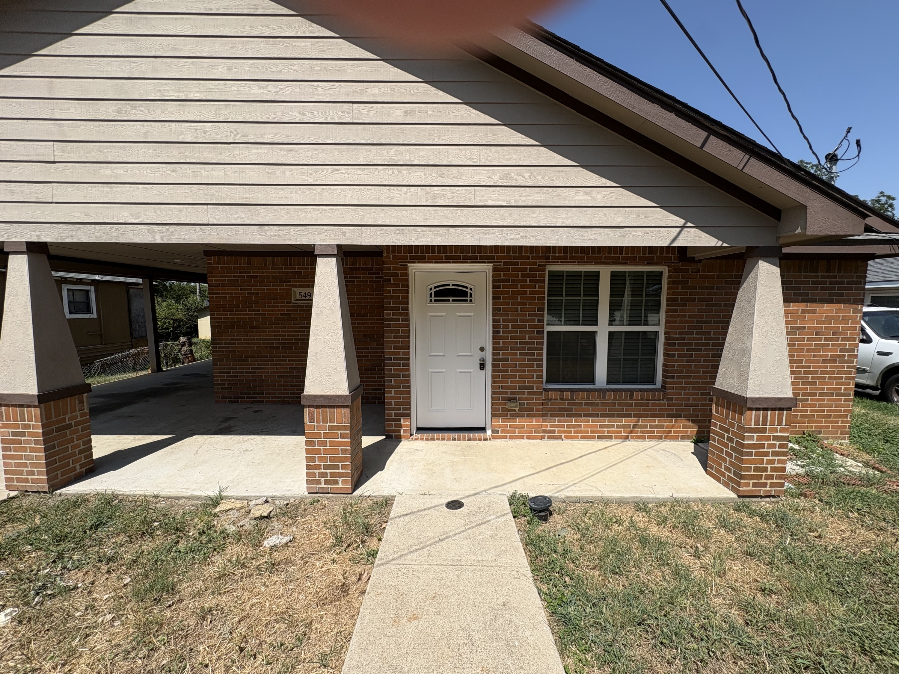 549 Neomi Avenue
